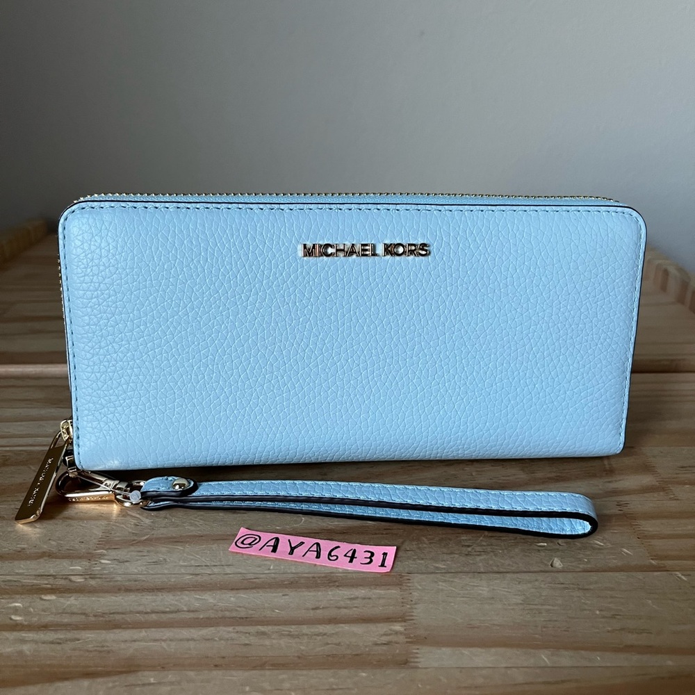 Michael Kors Wallet🎈🎈